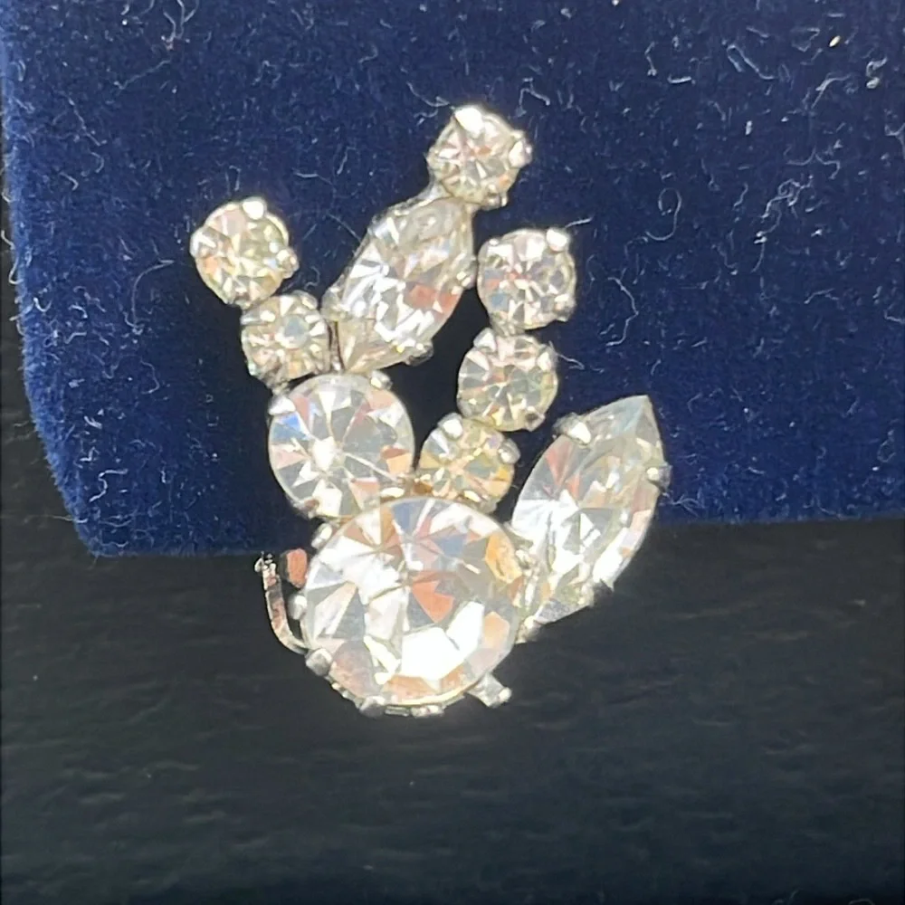 Vintage Austrian Marquise & Round Rhinestones in silver tone clip on earrings